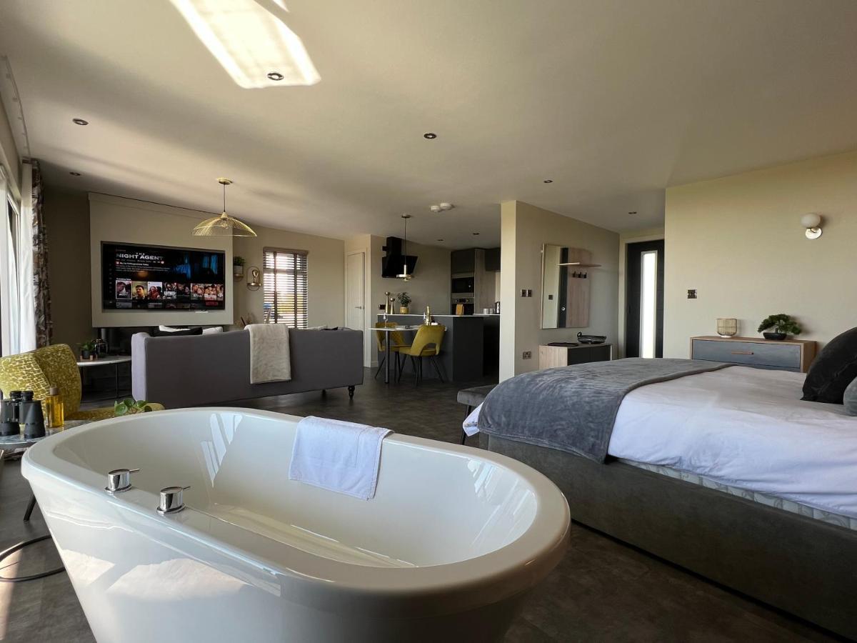 Loudoun Mains Luxury Lodges Newmilns Екстериор снимка