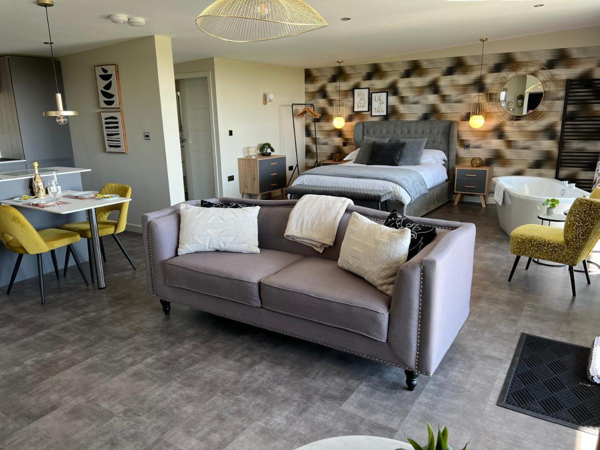 Loudoun Mains Luxury Lodges Newmilns Екстериор снимка