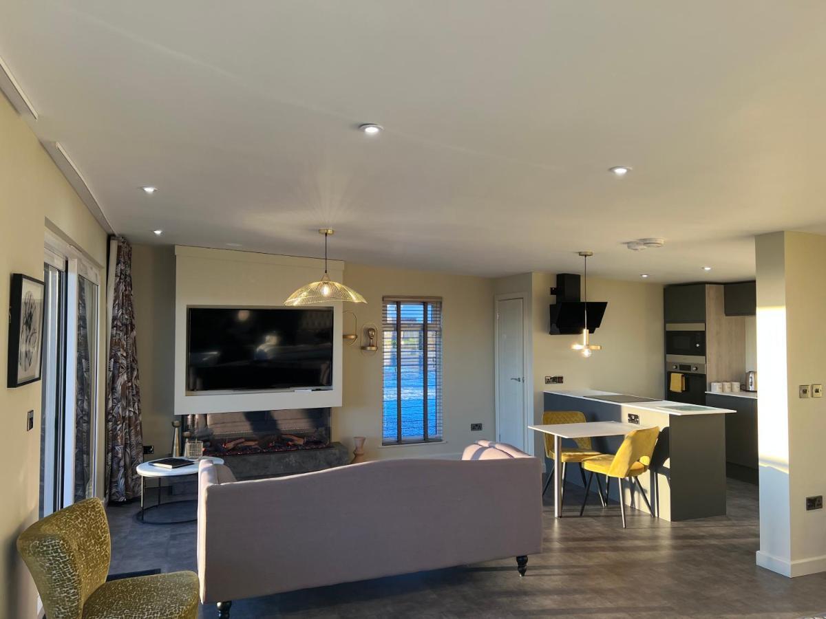 Loudoun Mains Luxury Lodges Newmilns Екстериор снимка
