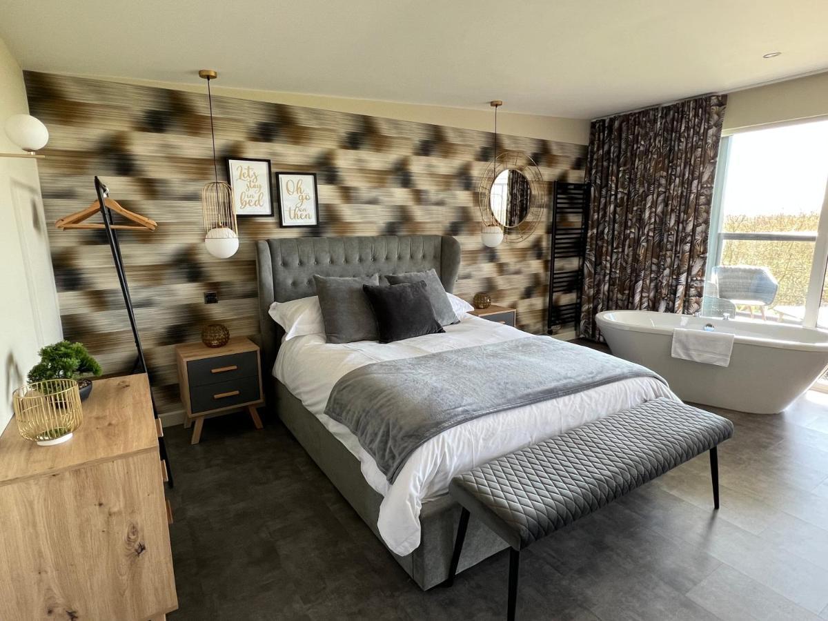 Loudoun Mains Luxury Lodges Newmilns Екстериор снимка