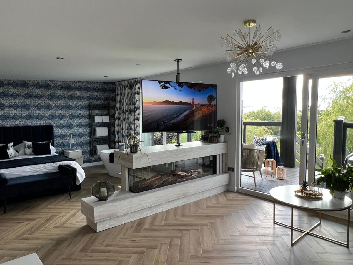 Loudoun Mains Luxury Lodges Newmilns Екстериор снимка