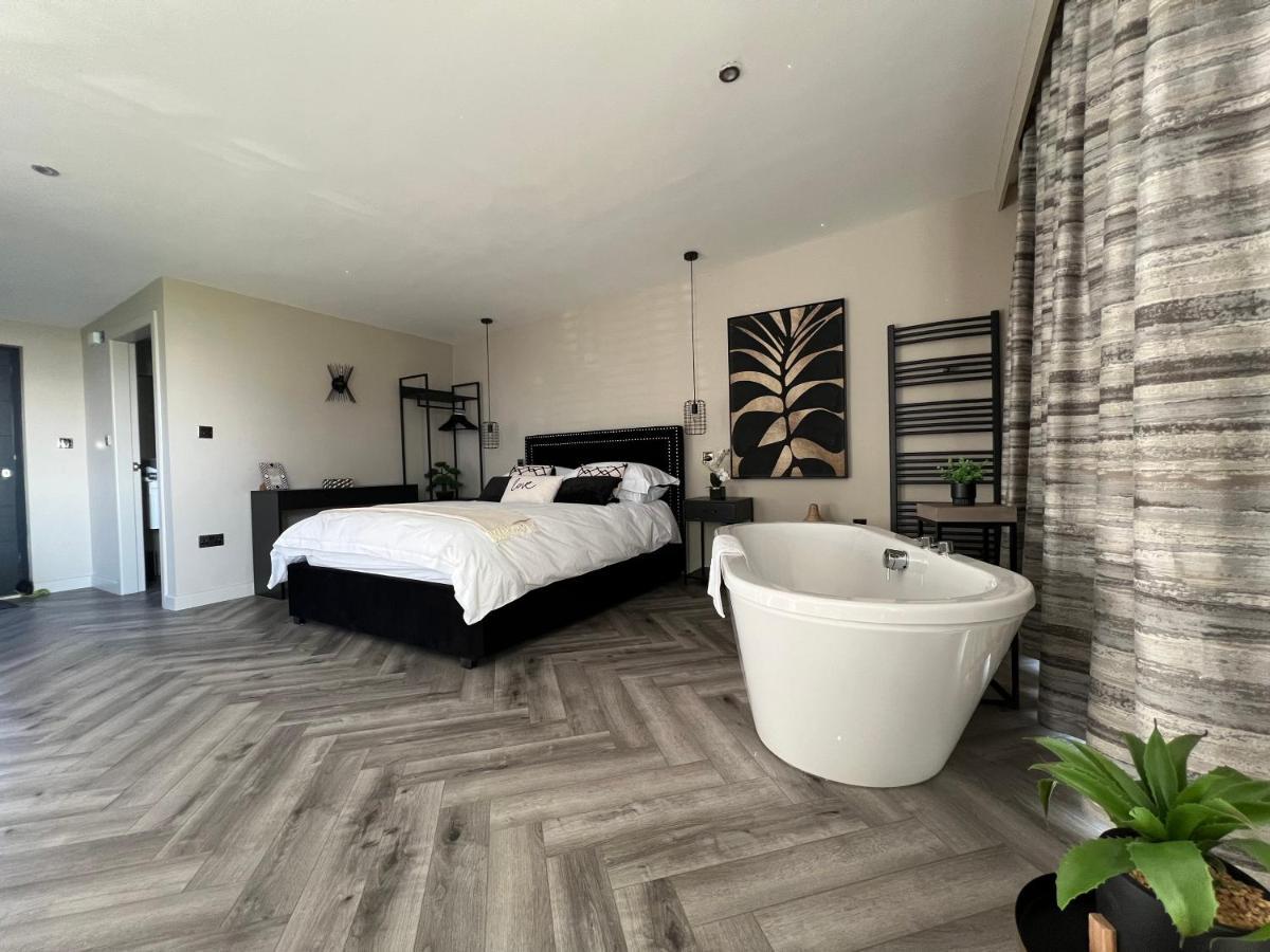 Loudoun Mains Luxury Lodges Newmilns Екстериор снимка